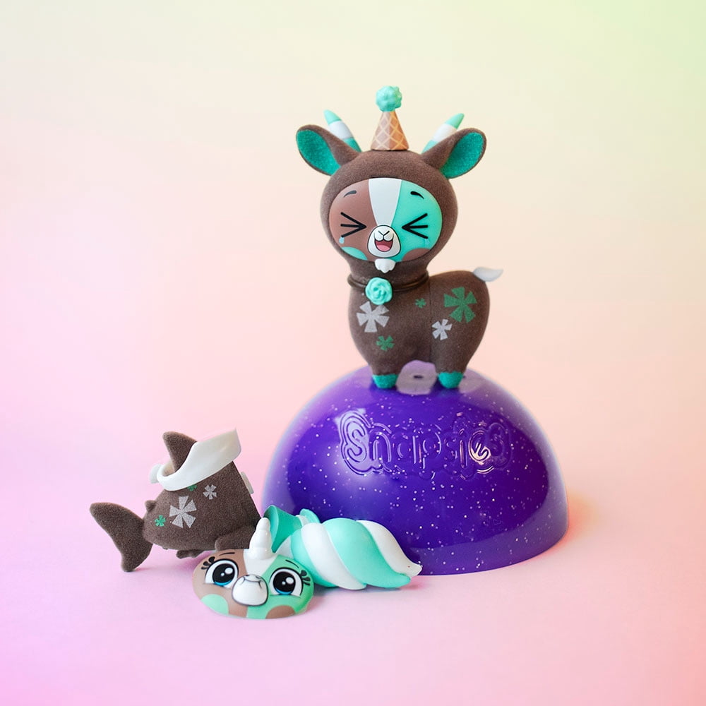 Funko Snapsies Toy, Mix & Match Surprise Blind Capsule (One Capsule) with Accessories, Gift for Girls Ages 5 and Up